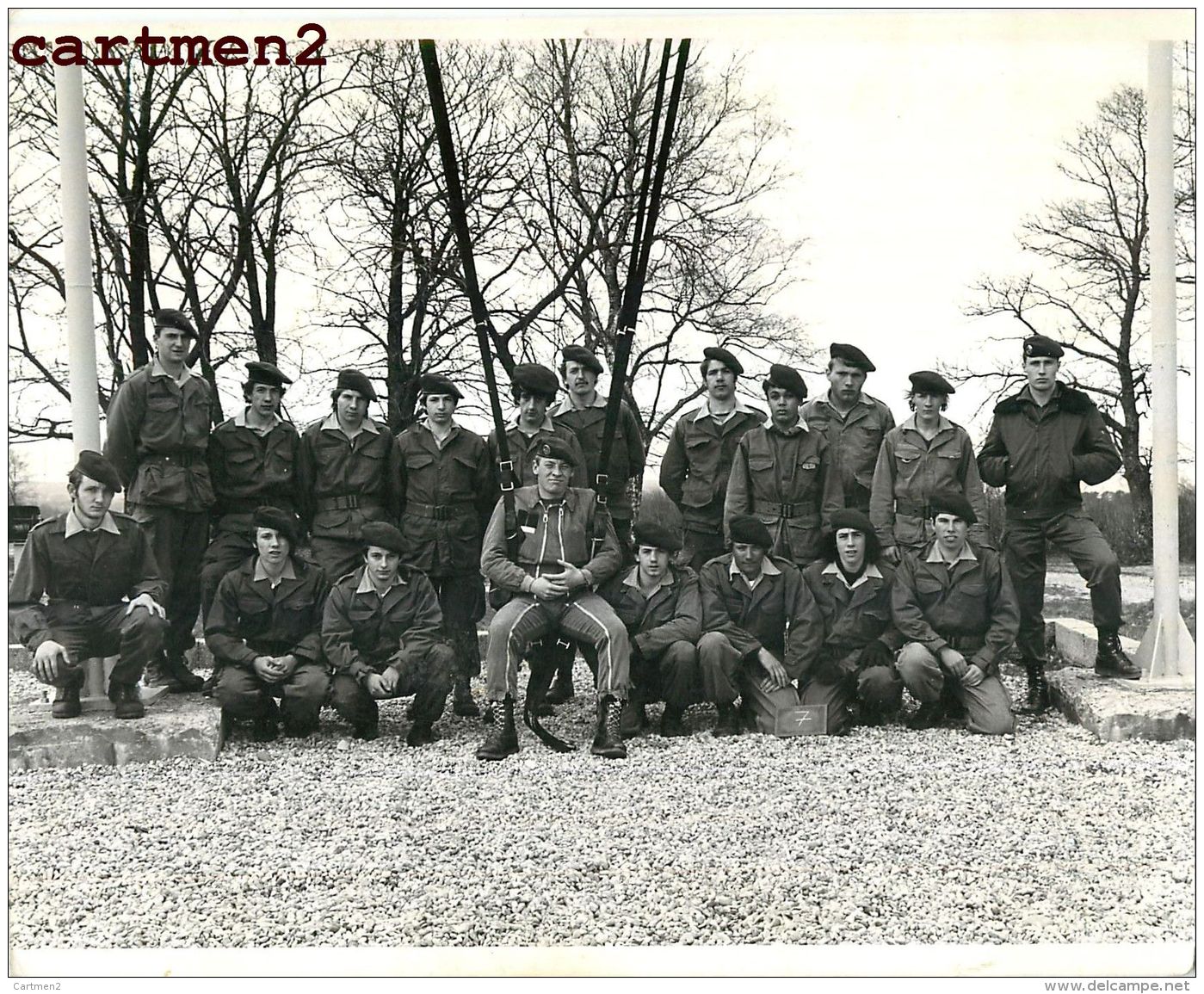 GRANDE PHOTOGRAPHIE : PREPARATION MILITAIRE PARACHUTISTE A PRIVAS PARACHUTE MILITAIRE AUTOGRAPHE AU DOS - Aviazione