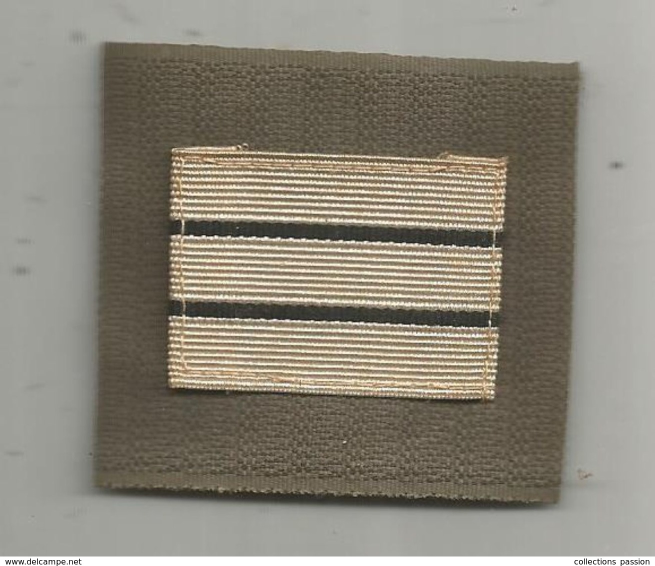 MILITARIA , Grade , Capitaine, Velcro - Uniformes