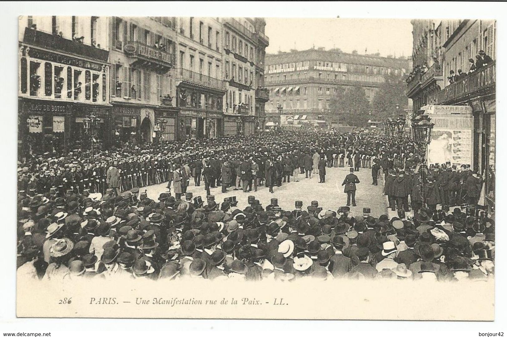 PARIS (75) Une Manifestation Rue De La Paix - DOS SIMPLE état Excellent - Autres & Non Classés