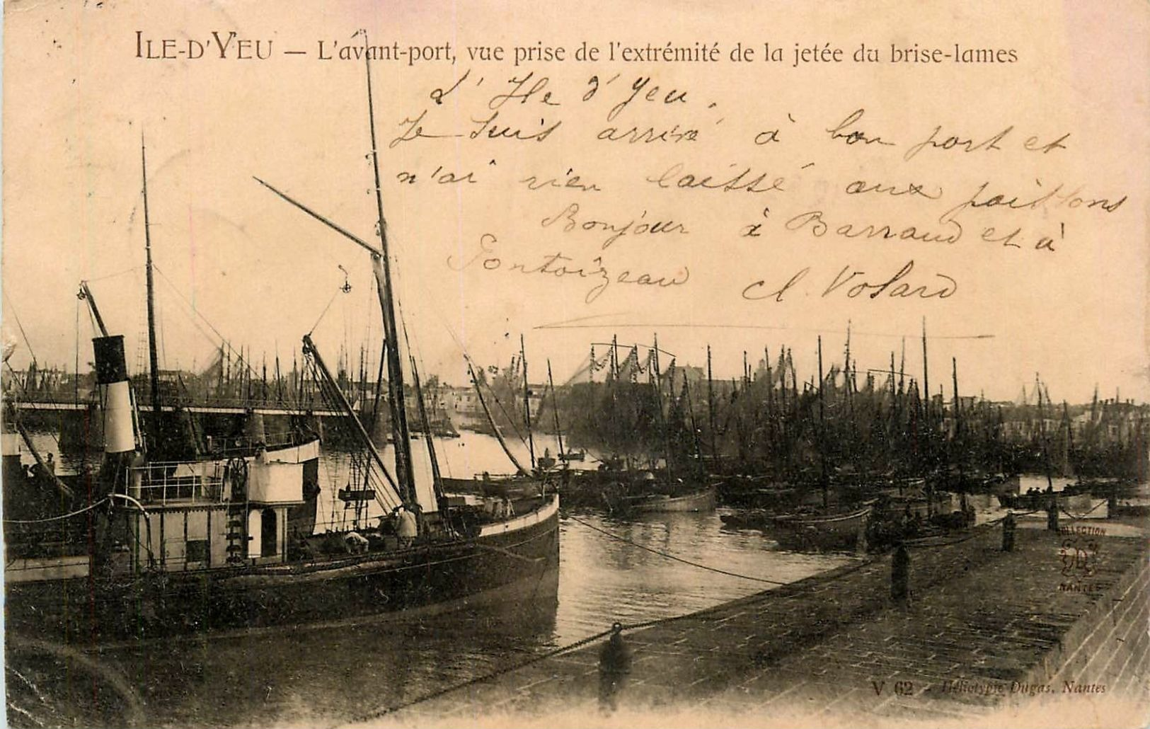 ILE D'YEU - L'AVANT PORT - L'EXTREMITE DE LA JETEE DU BRISE LAMES - BATEAU A VAPEUR & DE PECHE - DOS 1900 - QSD8 - Ile D'Yeu