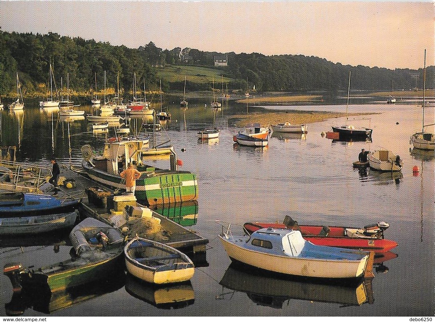 CLOHARS CARNOET LE POULDU Le Port Sur La Laita - Clohars-Carnoët