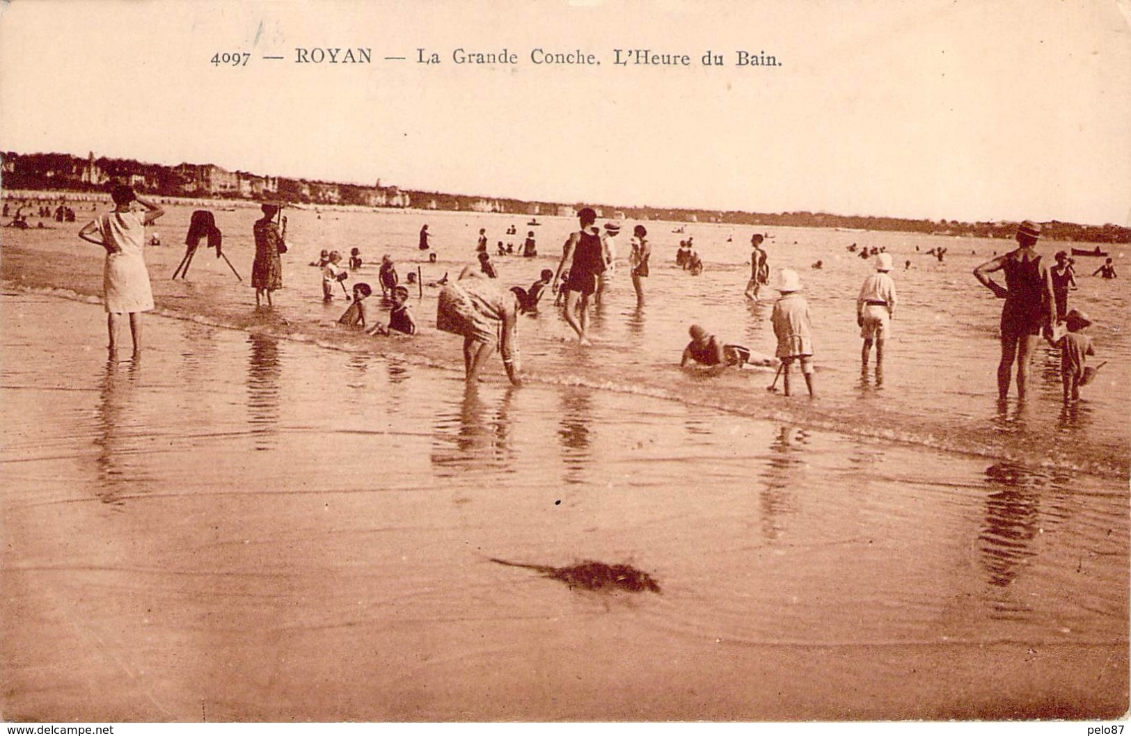 CPA Royan La Grande Conche L'heure Du Bain (animée) N2199 - Royan