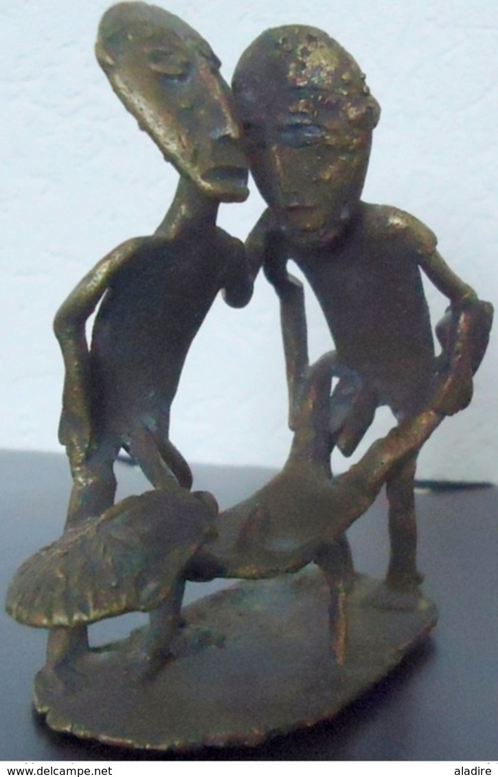 Bronze, Cire Perdue - Afrique De L'Ouest, Trio érotique, Oeuvre Unique - Poids Emballé 400 G. - 9,5 Cm X 8 Cm - Arte Africano