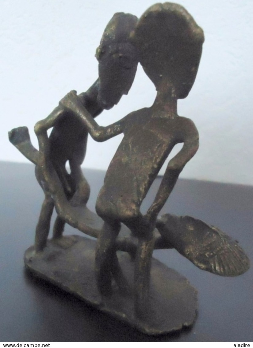 Bronze, Cire Perdue - Afrique De L'Ouest, Trio érotique, Oeuvre Unique - Poids Emballé 400 G. - 9,5 Cm X 8 Cm - Arte Africana