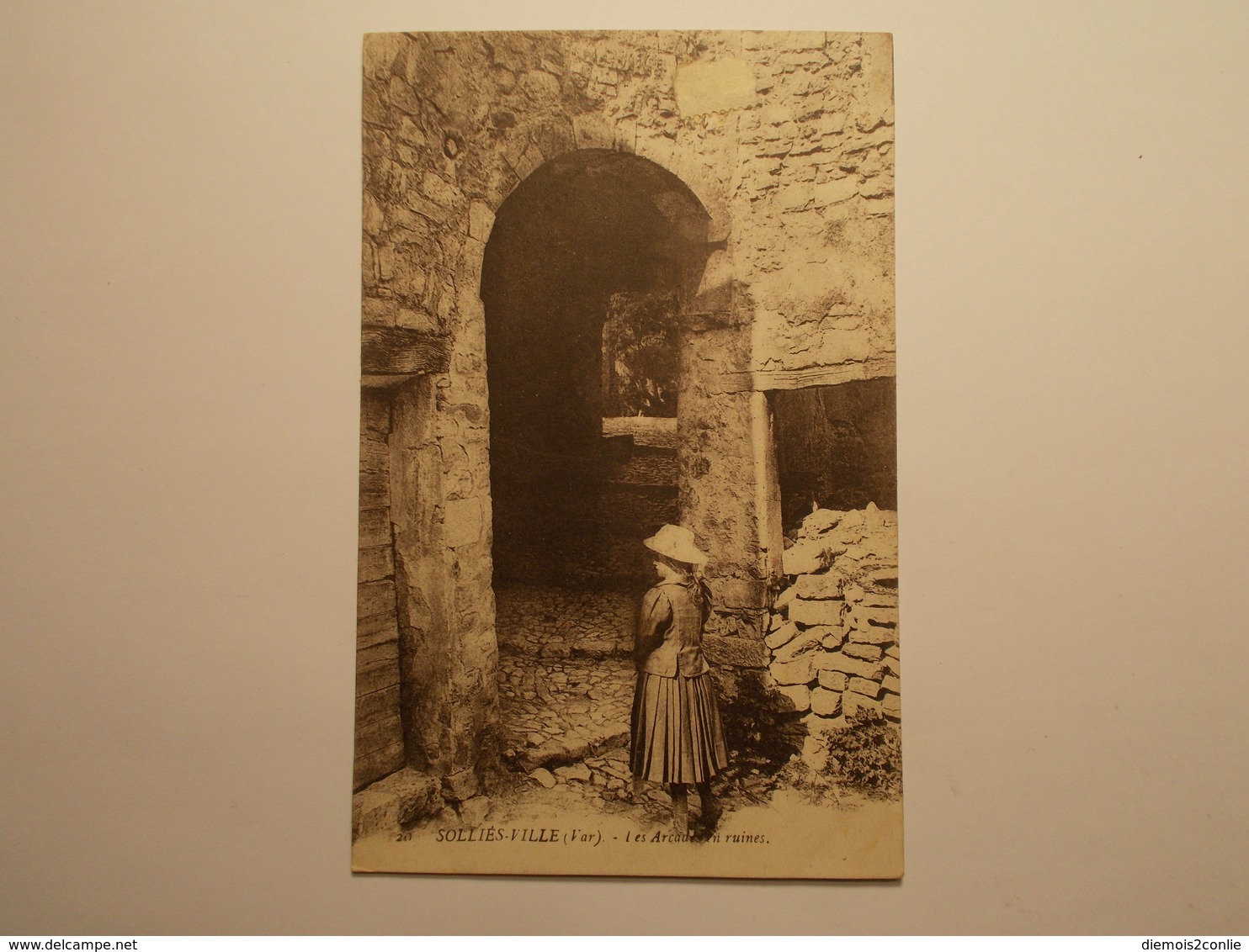 Carte Postale - SOLLIES VILLE (83) - Les Arcades En Ruines (2216) - Sollies Pont
