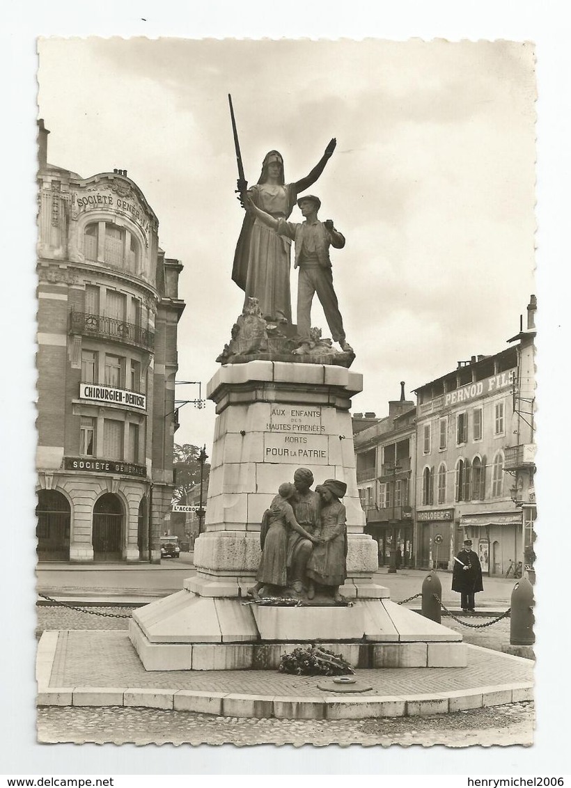 65 Tarbes Société Générale , Pernod Fils , Horlogerie ...policier De La Circulation Monument Aux Morts - Tarbes