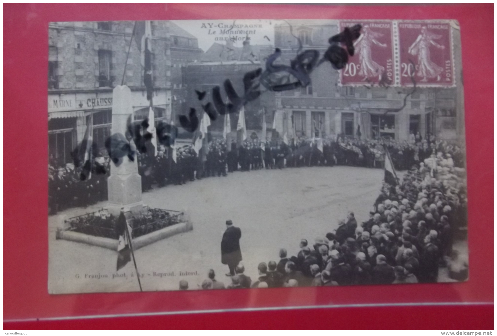 Cp Ay Le Monument Aux Morts Commemoration - Monumenti Ai Caduti