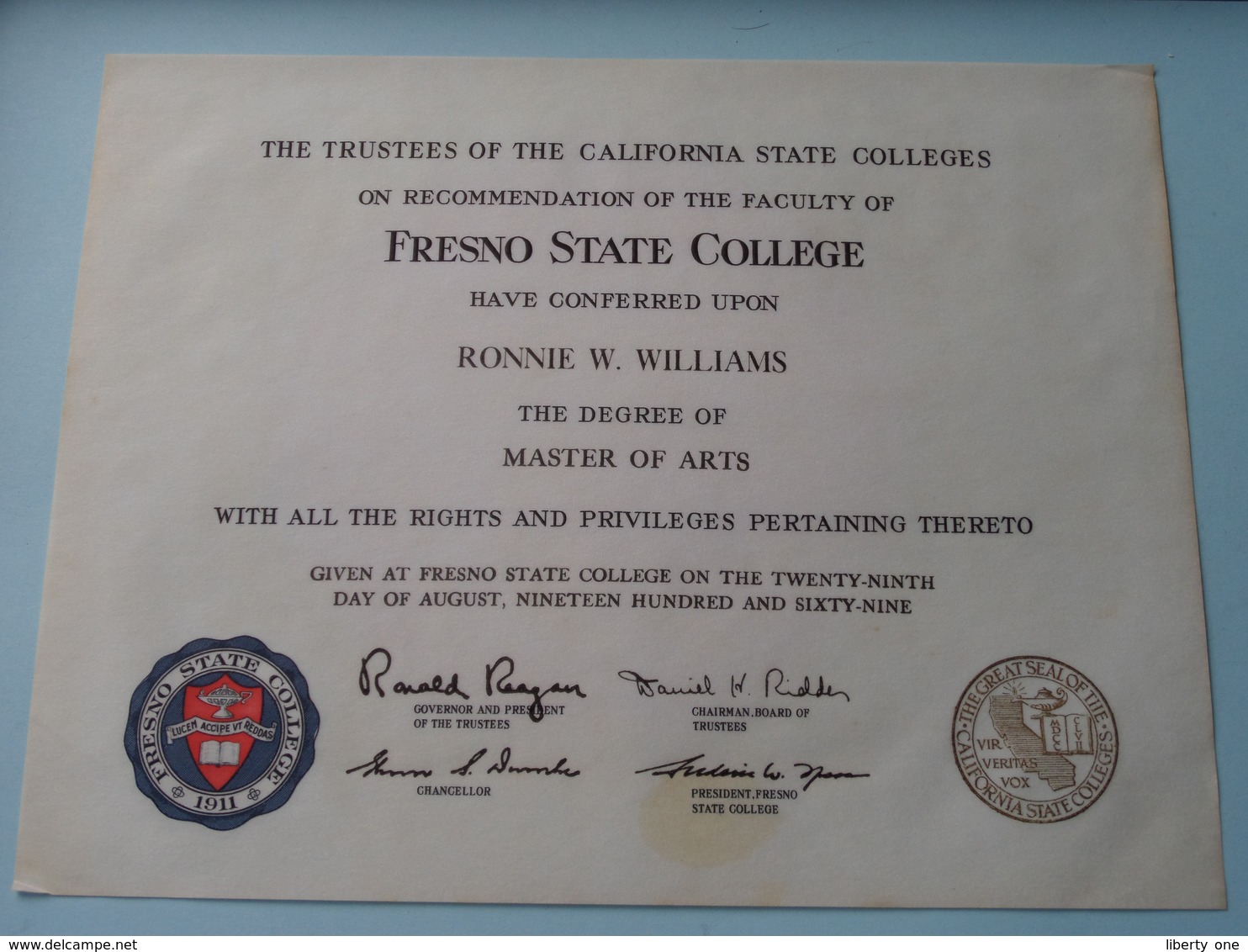 FRESNO STATE COLLEGE > Ronnie W. WILLIAMS > Master Of ARTS > 29th Aug 1969 ( See Photo For Signatures ) ! - Diplômes & Bulletins Scolaires