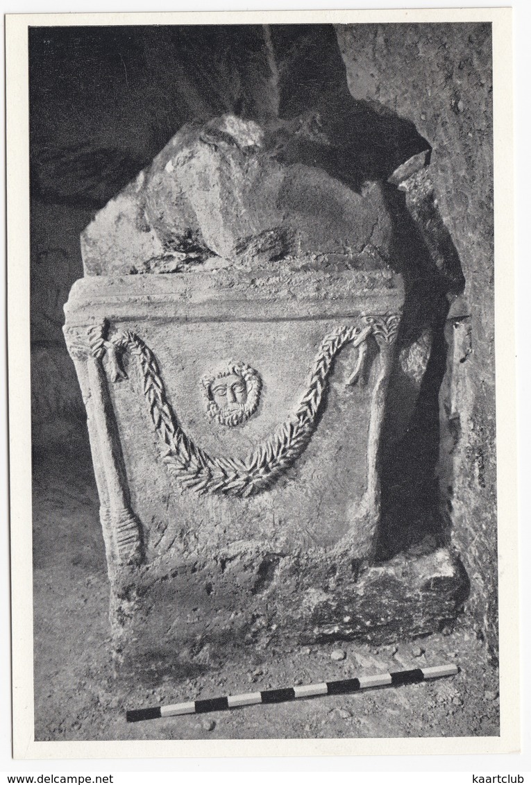 Beth She 'Arim - Sarcophagus With Reliefs And A Human Face - (Israël) - Israël