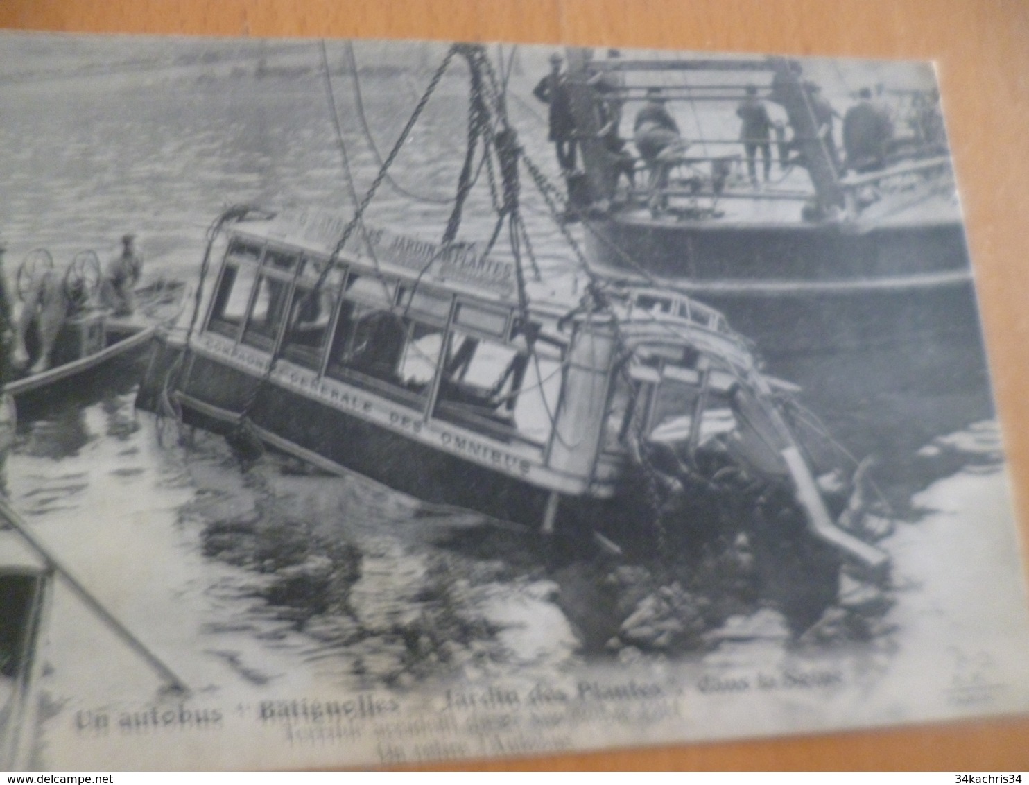 CPA 75 Paris Un Autobus Batignolles Jardin Des Plantes Dans La Seine Accident 1911 - Transport Urbain En Surface