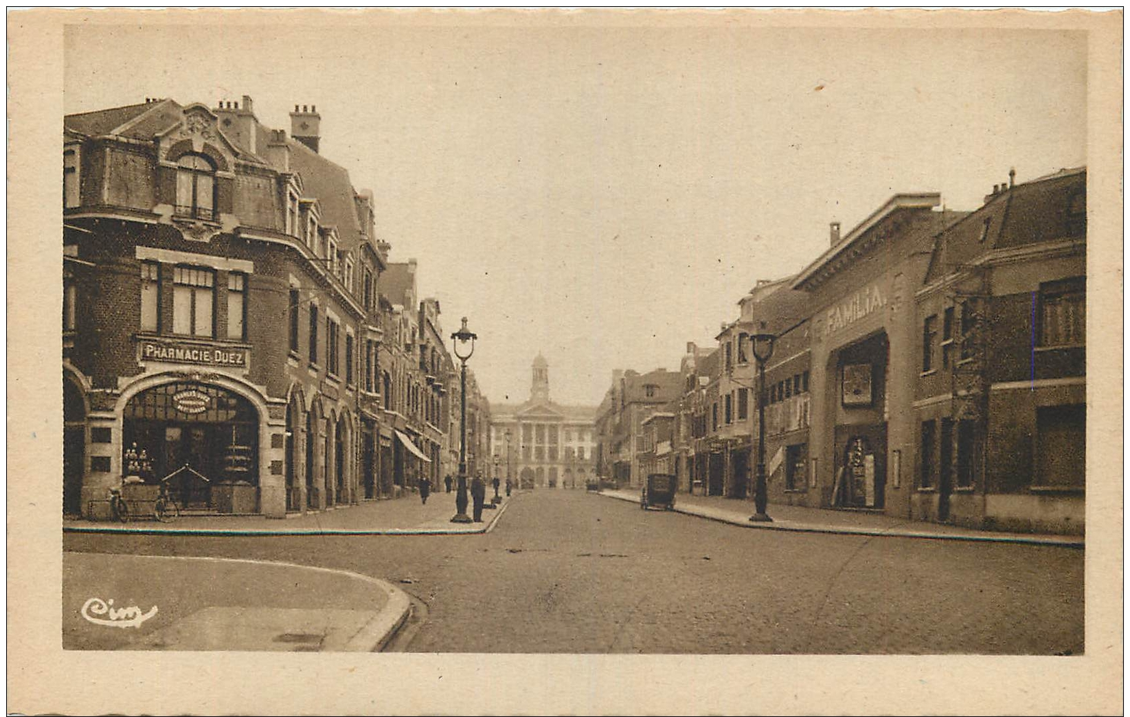 59-53    CPA   CAMBRAI   Avenue De La Victoire      Belle Carte - Cambrai