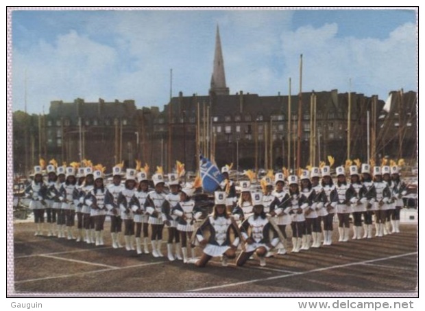 CPM - ST MALO - MAJORETTES JACQUES CARTIER - Edition Eurolux - Parame