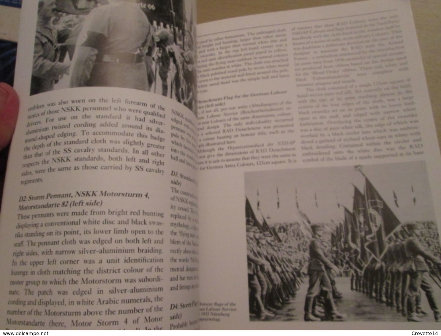 FANA2013 Revue  OSPREY : MENT AT ARMS N°278 FLAGS OF THE IIIrd REICH      48 Pages  ,  Texte En Anglais , Photos N&B , P - War 1939-45