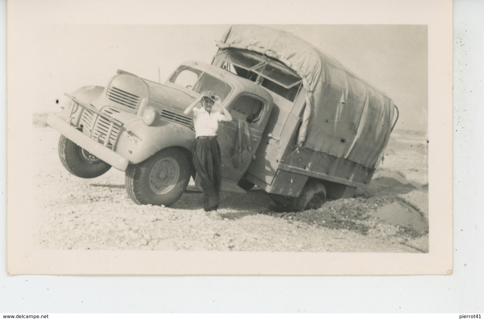 PHOTOGRAPHIES ORIGINALES - AFRIQUE NOIRE - CONGO - Expédition En Camion (camion Enlisé Dans Sable) Dans Les Années 50 - Afrique