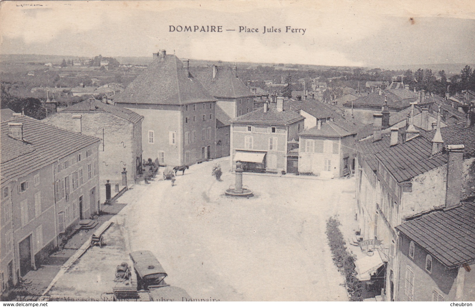 88. DOMPAIRE .CPA. PLACE JULES FERRY. ANNÉE 1917 - Dompaire