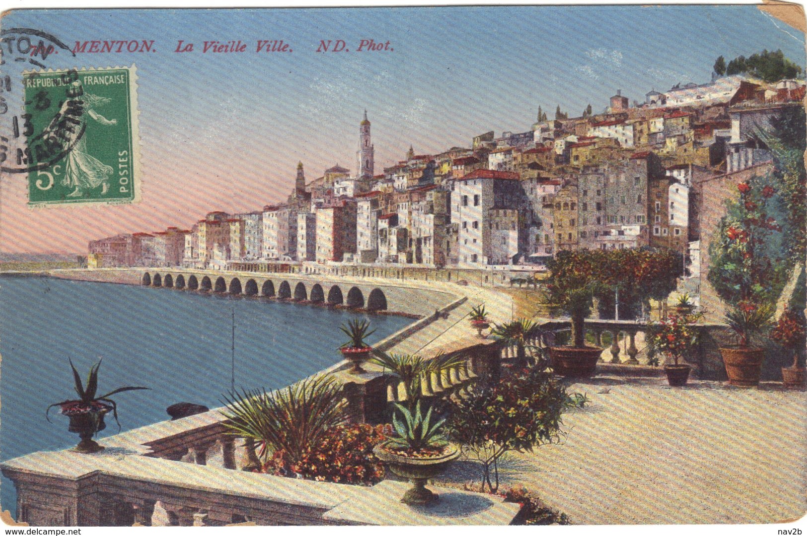 Menton . La Vieille Ville .  Circulée 1913 . - Menton