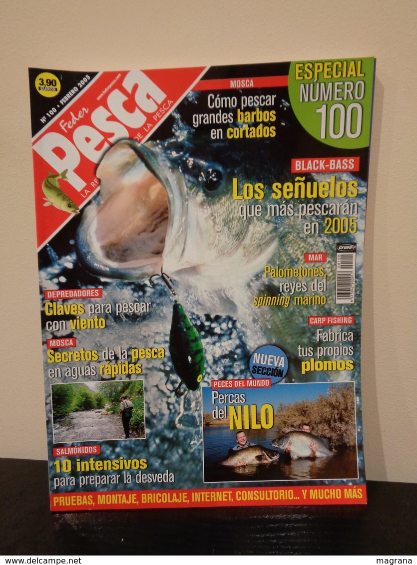 Grupo de 5 Trofeos de pesca y- Colección de 30 revistas Feder Pesca España 2004-2007.