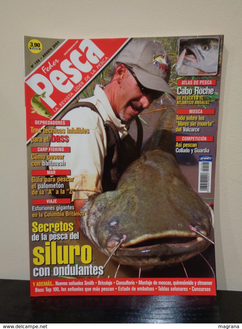 Grupo de 5 Trofeos de pesca y- Colección de 30 revistas Feder Pesca España 2004-2007.