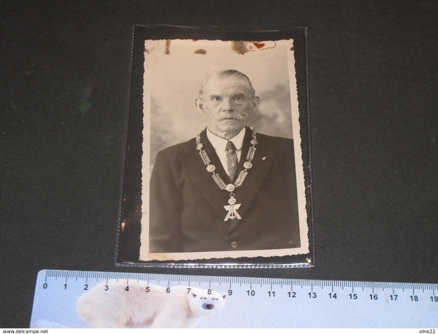 PHOTO CARTE DE LEON LEMAIRE AVEC SA MEDAILLE - Célébrités