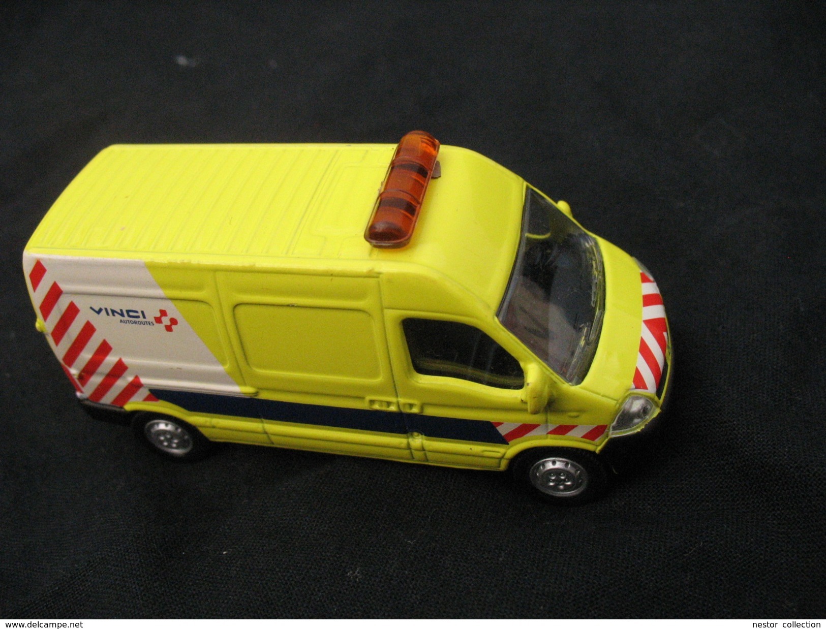 Renault master Norev 2003 Publicitaire VINCI autoroutes miniature