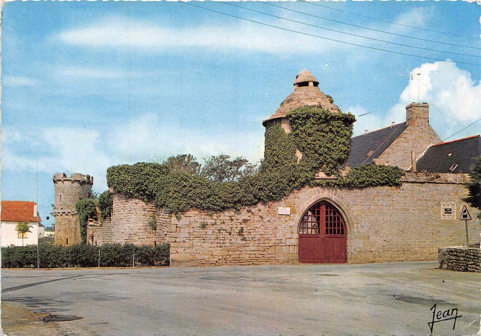 LE GUILVINEC - Ruines Du Chateau De Kerges (edts Jean 21112-2 ) - Guilvinec