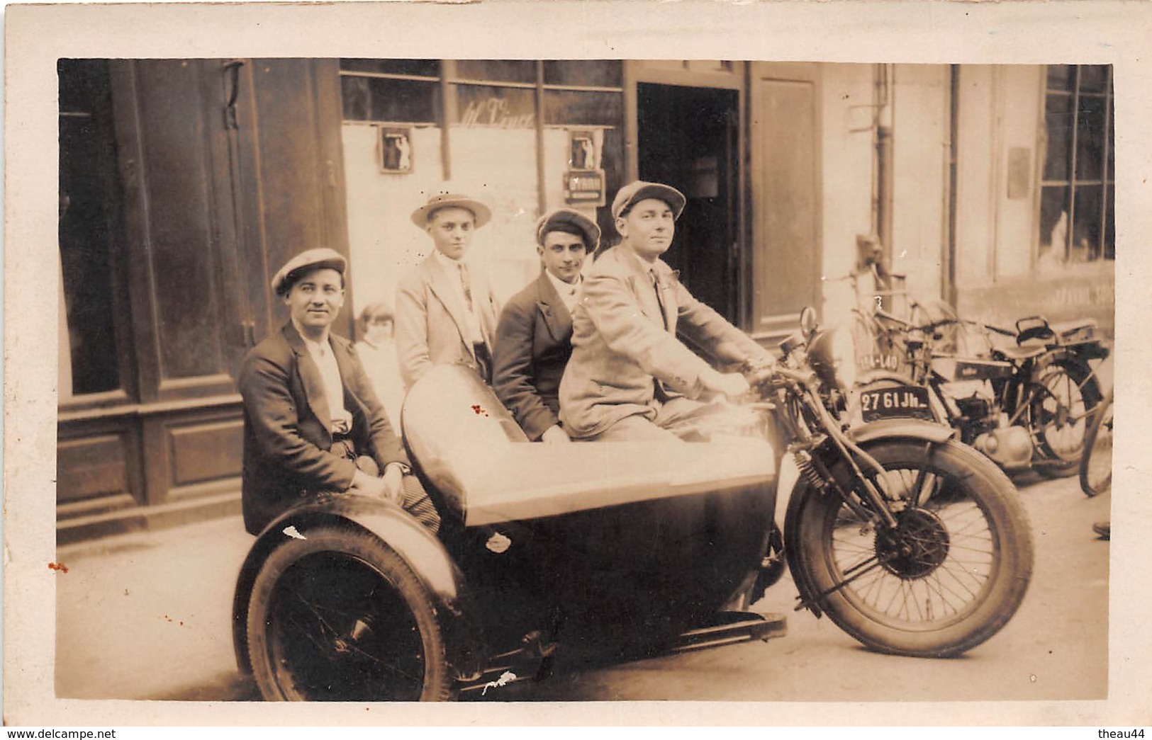 ¤¤  -  Carte-Photo Non Située   -  Groupe De Motards Sur Un Side-Car En 1930   -  Motos    -  ¤¤ - Motorbikes