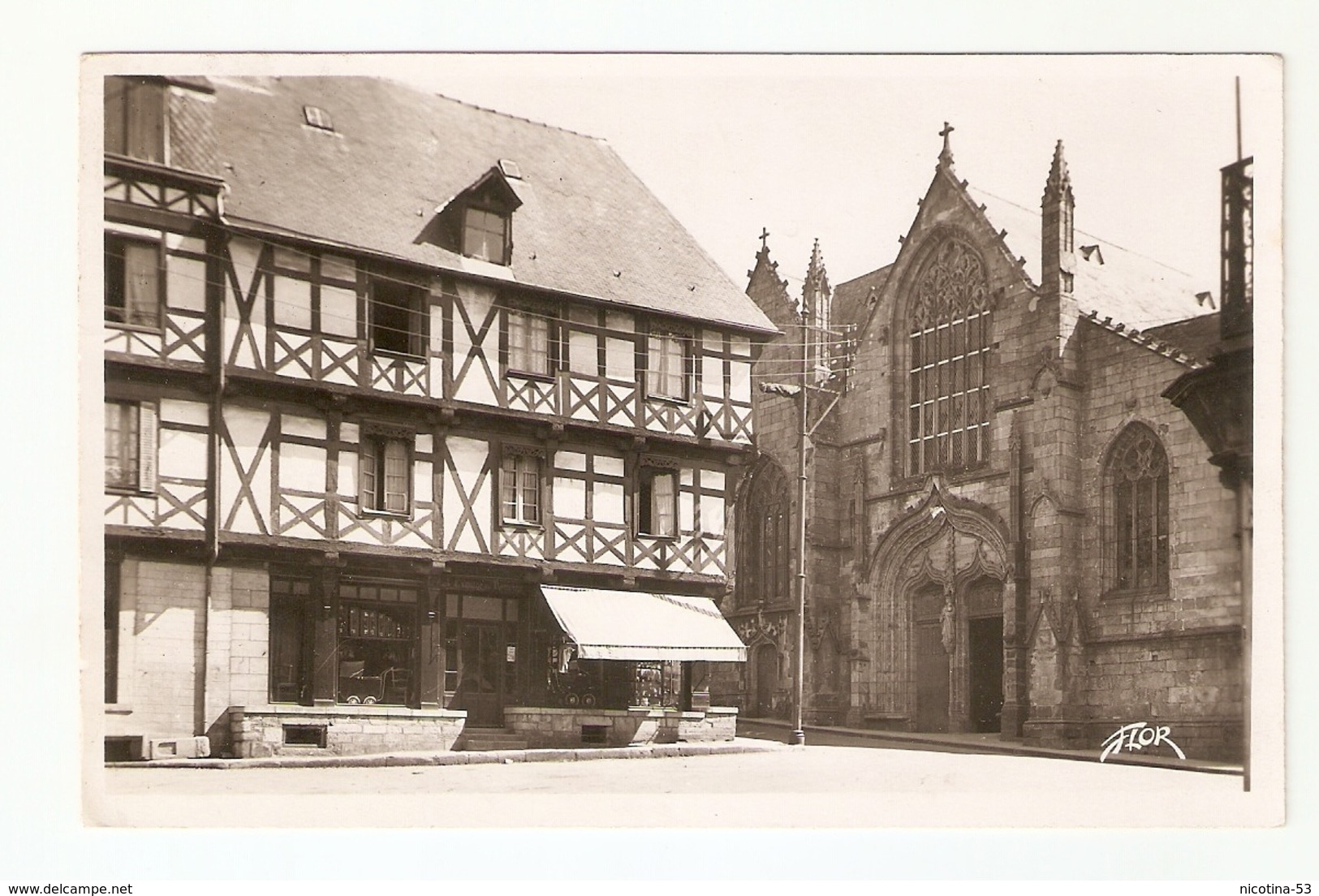 CT--02376-- JOSSELIN- (MORBIHAN) PLACE NOTRE DAME- VIAGGIATA 1950 - Josselin