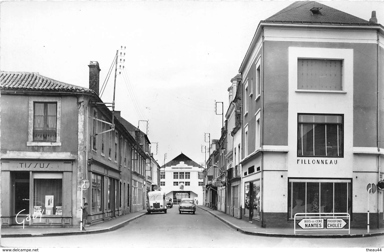 ¤¤    -  CHALLANS   -  Rue Gobin  -  Voitures -   Commerce " FILLONNEAU "   -  ¤¤ - Challans