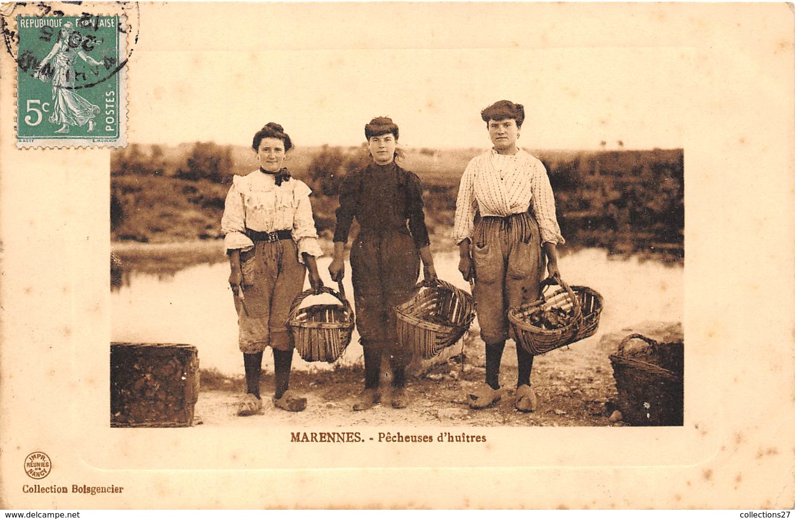 17-MARENNES-PÊCHEUSES D'HUITRES - Marennes