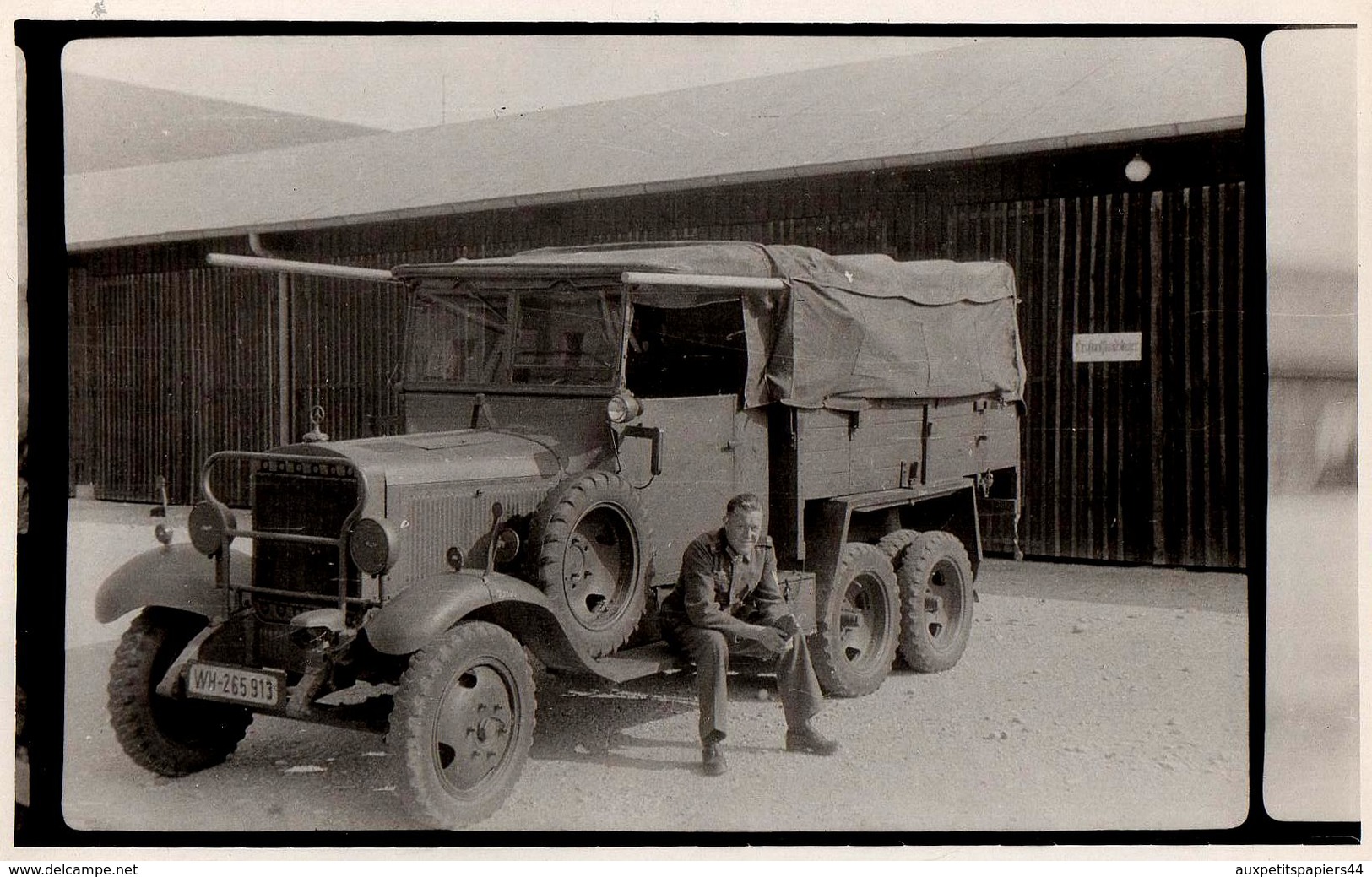 Photo Originale Guerre 1939-45 - III Reich & Camion Militaire Mercedes  Avec Benne En Bois à 10 Roues - Guerre, Militaire