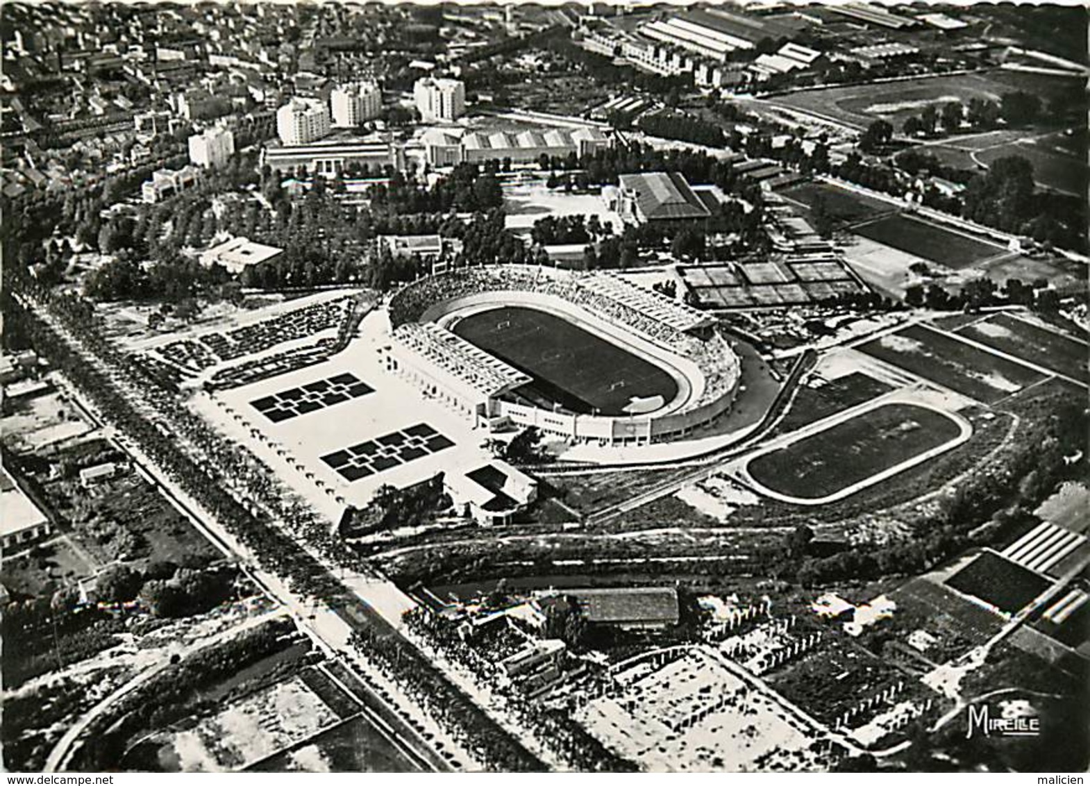 - Ref-W464- Bouches Du Rhone - Marseille - Le Stade Velodrome Municipal - Stades - Sports - - Vue D Avion - - Non Classés