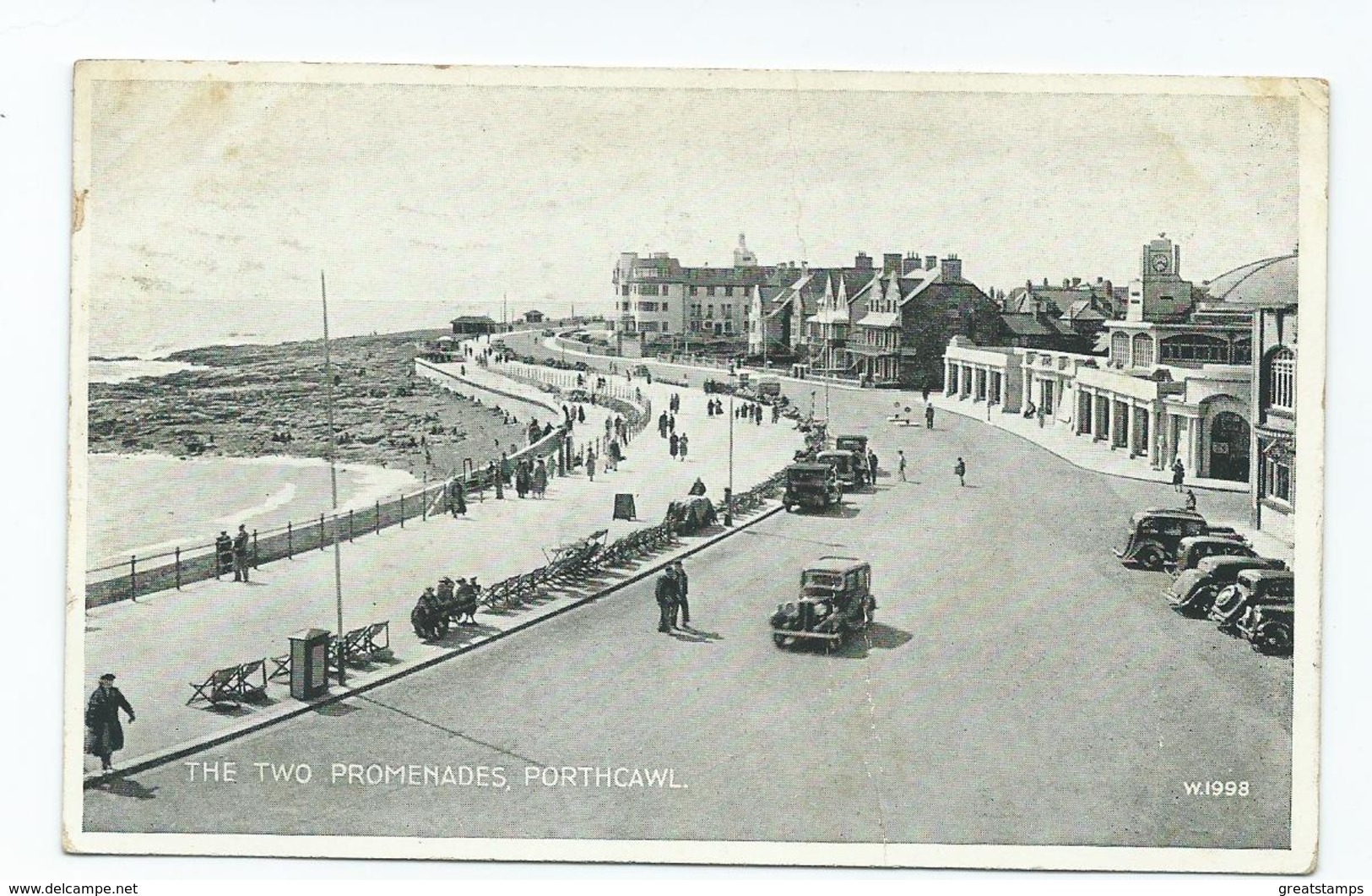 Postcard Wales Porthcawl Posted 1945 Vertical Crease. 2 Promenades - Unknown County