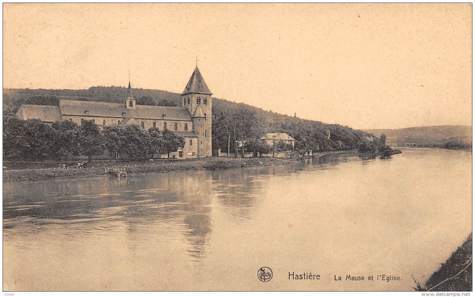 HASTIERE - La Meuse Et L'Eglise - Hastière