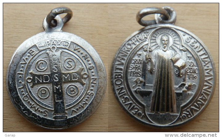 NM-495 Médaille à Découvrir Probable En Ag Gravée France Sur Bélière, - Religion & Esotérisme