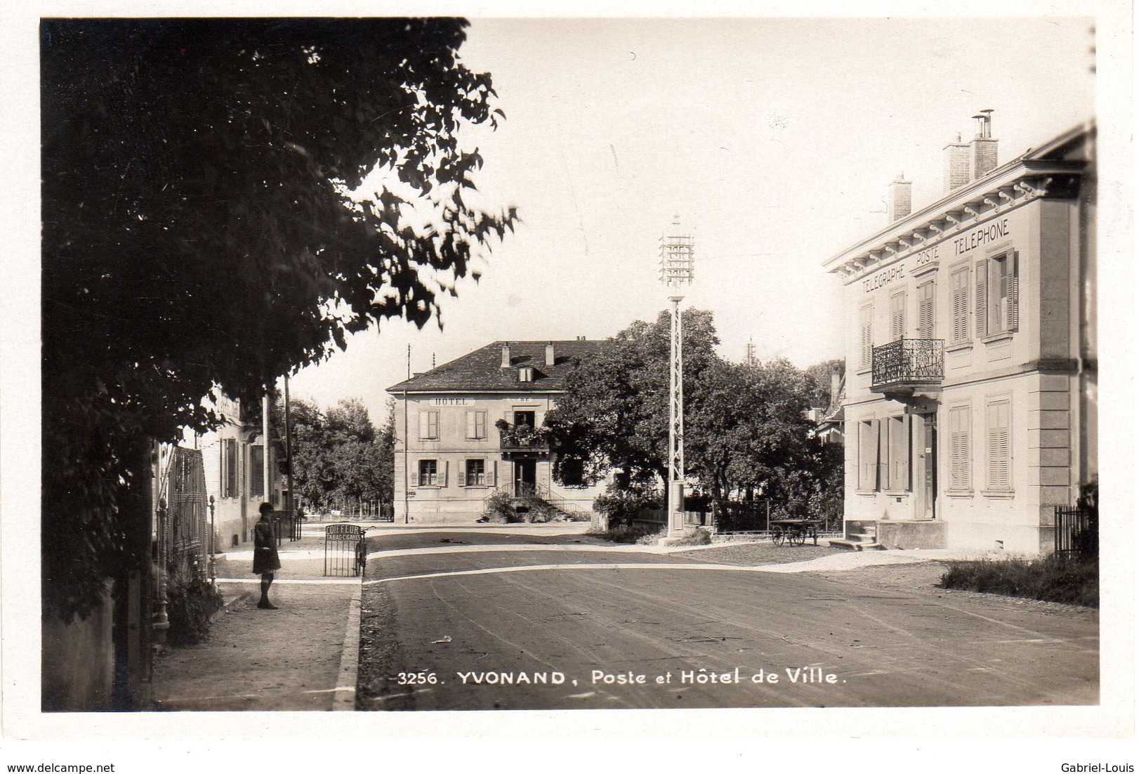 Yvonand - Poste Et Hôtel De Ville - Non Circulée - Yvonand