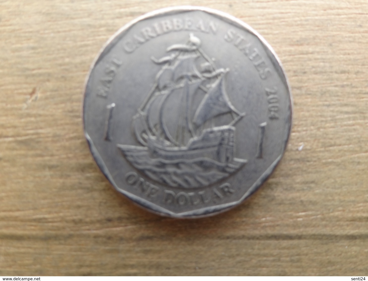 East  Caraibes  1  Dollar  2004  Km 39 - British Caribbean Territories