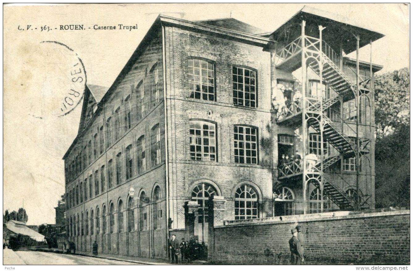 N°61223 -cpa Rouen -caserne Trupel- - Casernes