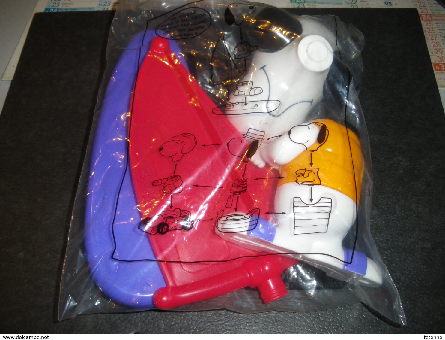 Happy Meal Snoopy Avec Planche à Voile  Mc Do - Snoopy