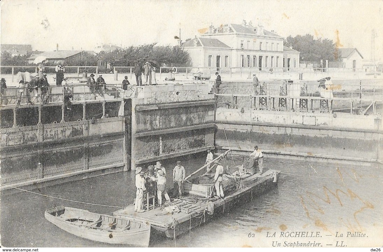 La Pallice-Rochelle - Un Scaphandrier Dans Le Bassin - Carte LL N° 9 - La Rochelle