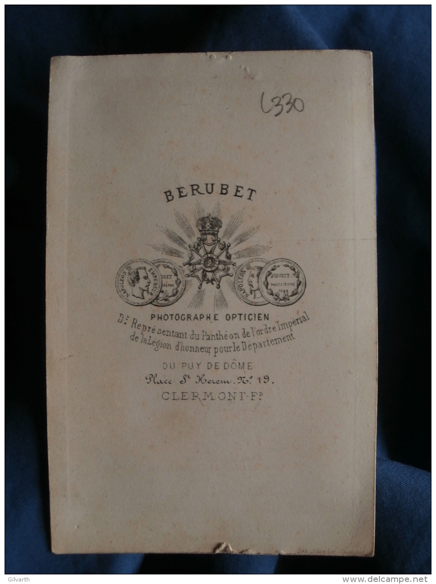 Photo CDV Berubet à Clermont Ferrand - Second Empire, Religion, Prêtre, Curé, Circa 1865 L330 - Anciennes (Av. 1900)