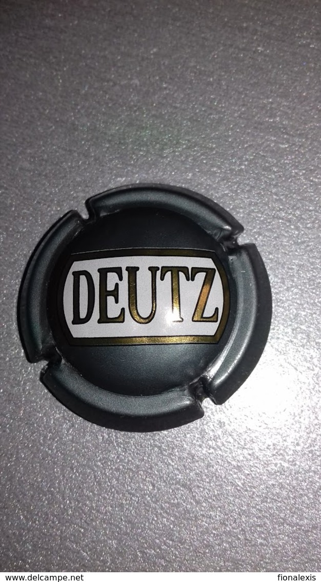 CAPSULE CHAMPAGNE  " Deutz " - Deutz