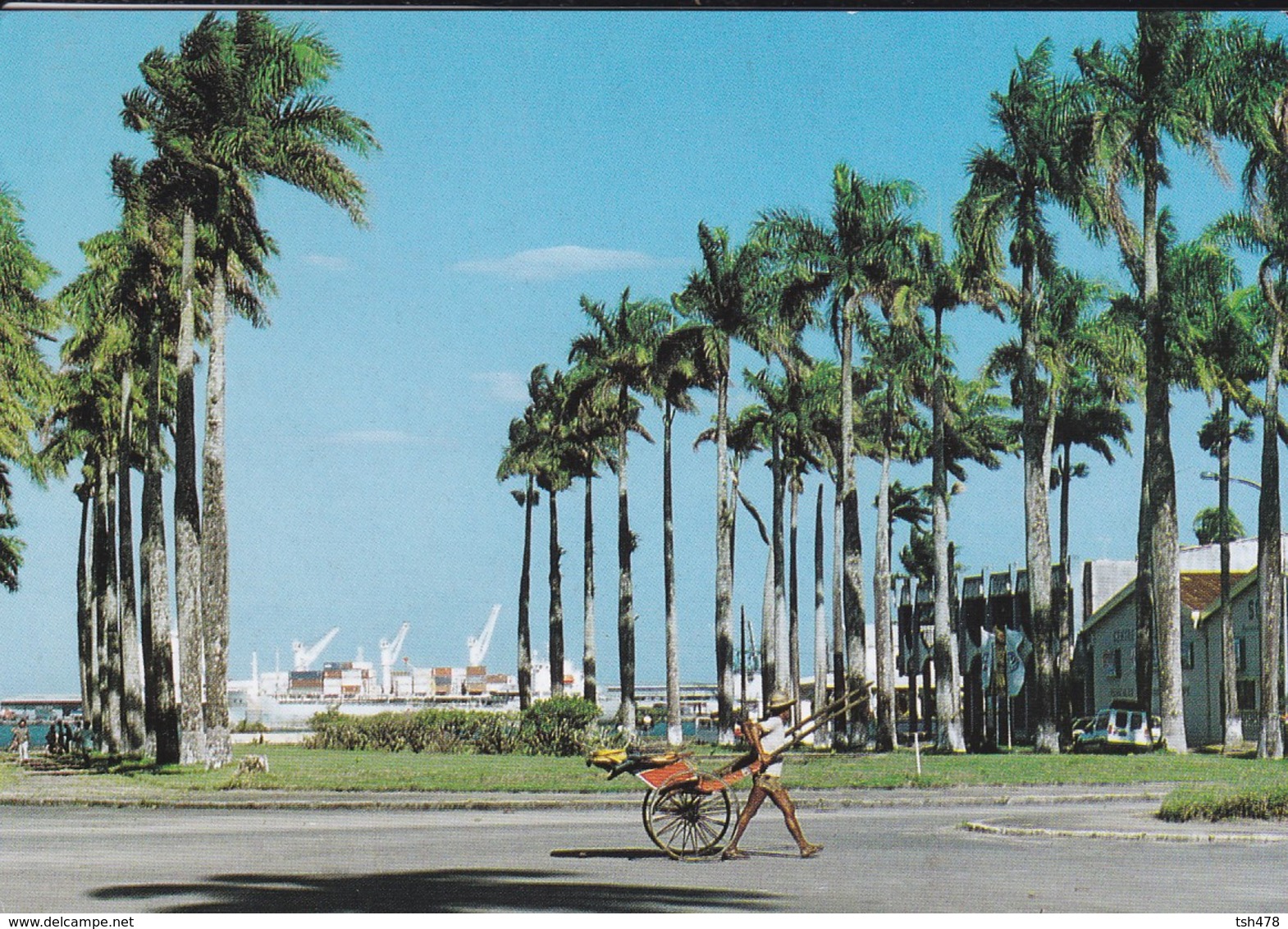 MADAGASCAR---TOAMASINA---( Bâteau Porte-conteneurs ) )--voir 2 Scans - Madagascar