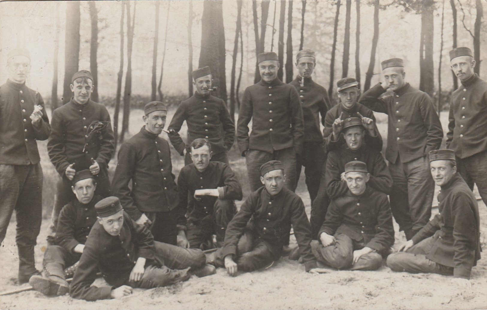 Bourg-Léopold ,Kamp Van Beverloo ,   Fotokaart ,photocarte,section Des Beaux-arts,compagnie Universitaire VOIR VERSO - Leopoldsburg (Kamp Van Beverloo)