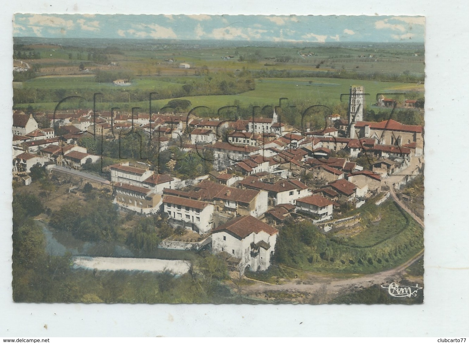 Rieux-Volvestre (31) : Vue Aérienne Générale Au Niveau Du Quartier De L'église Et Du Moulin Env 1960 GF. - Altri & Non Classificati