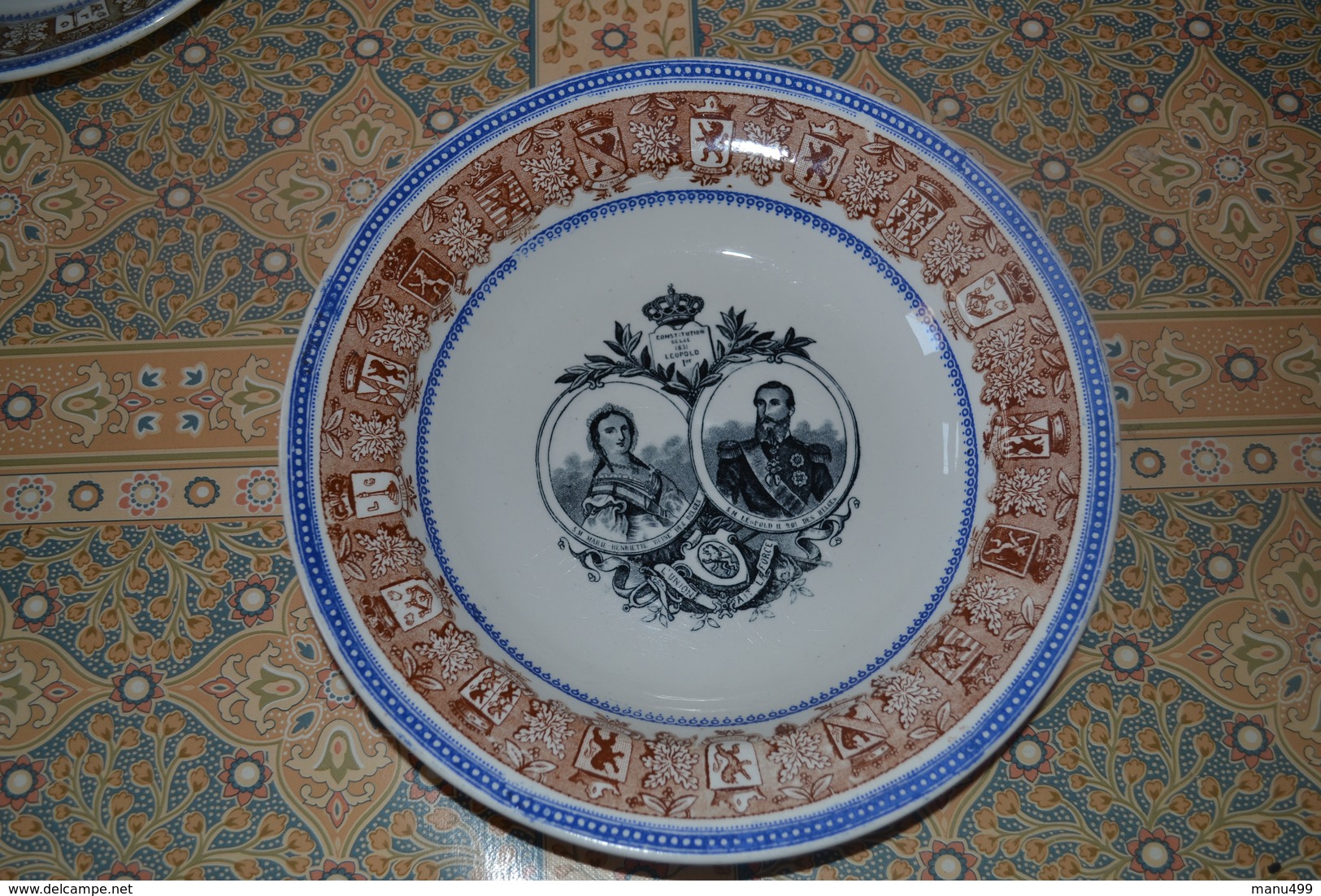 2 Assiettes Décoratives LEOPOLD II BOCH FRERE KERAMIS - Boch (BEL)