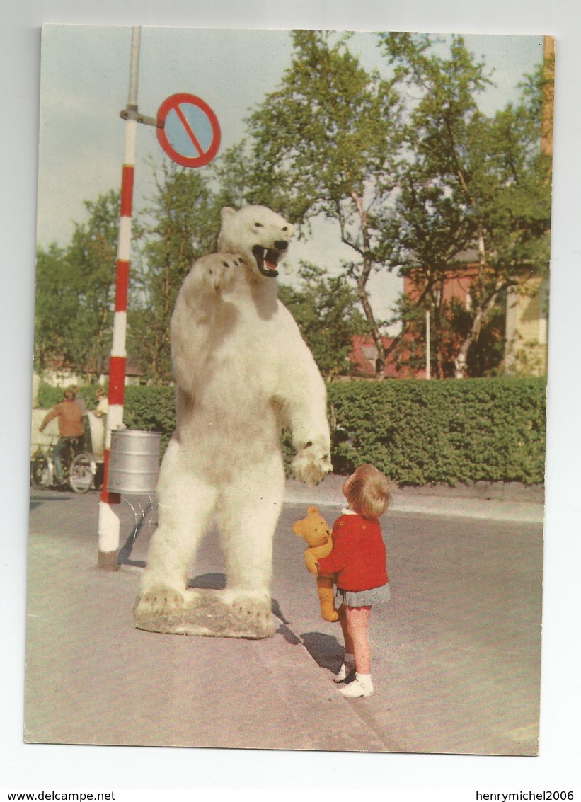 Norge Norvège Ours Blanc Et Enfant Peluche Tromso Gatebilde Fra Ishavsbyen A Big Ice Bear And Little Teddybear - Ours