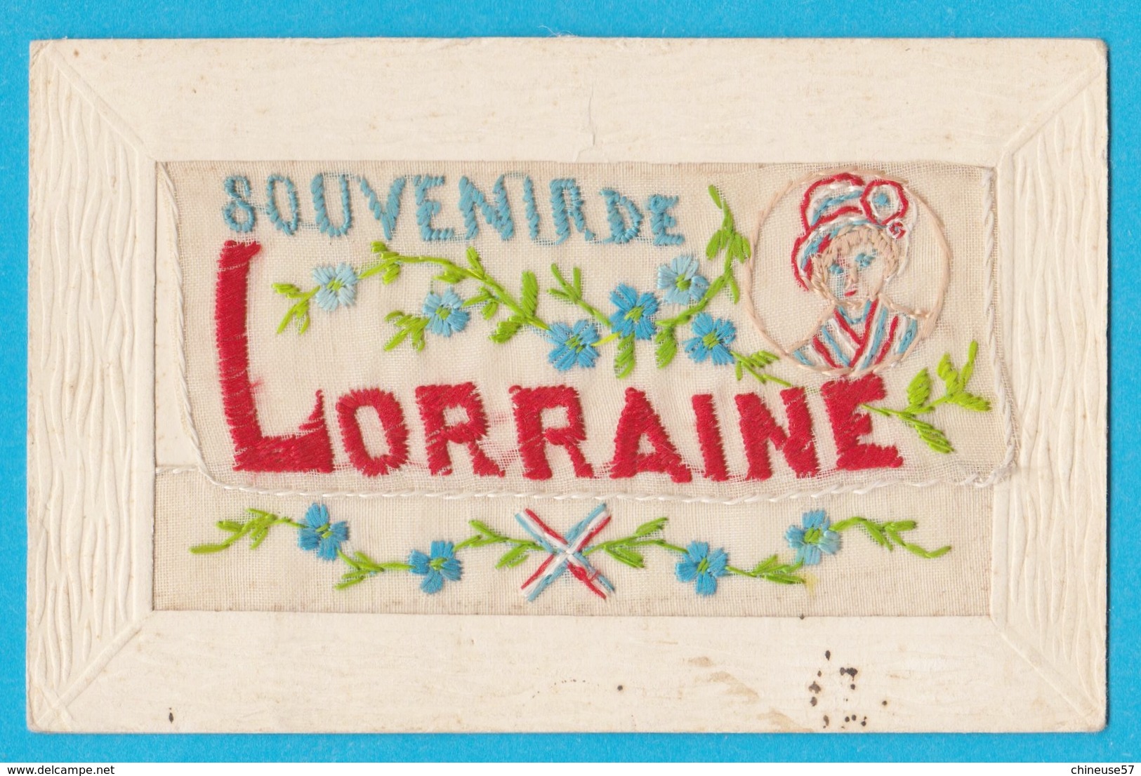 Carte Brodée LORRAINE Souvenir Médaillon Femme De La Région - Embroidered