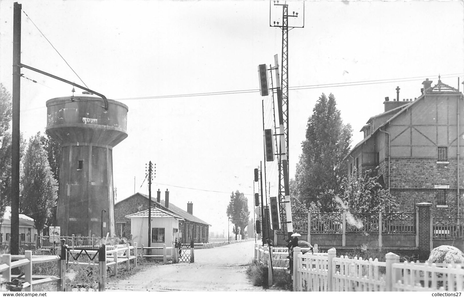 91-BRETIGNY-SUR-ORGE- ENTREE DE LA STATION MAGASIN - Bretigny Sur Orge