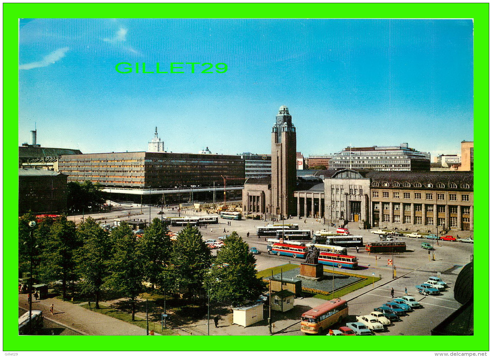 HELSINKI, FINLANDE -  VIEW OVER THE CENTRAL RAILWAY STATION SQUARE - KUULTOKUVA - - Finlande