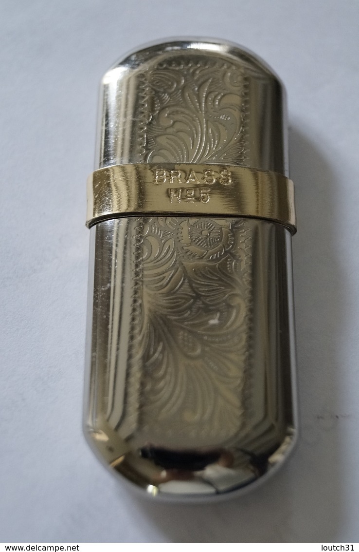 Briquet à Essence BRASS N° 5 - Autres & Non Classés